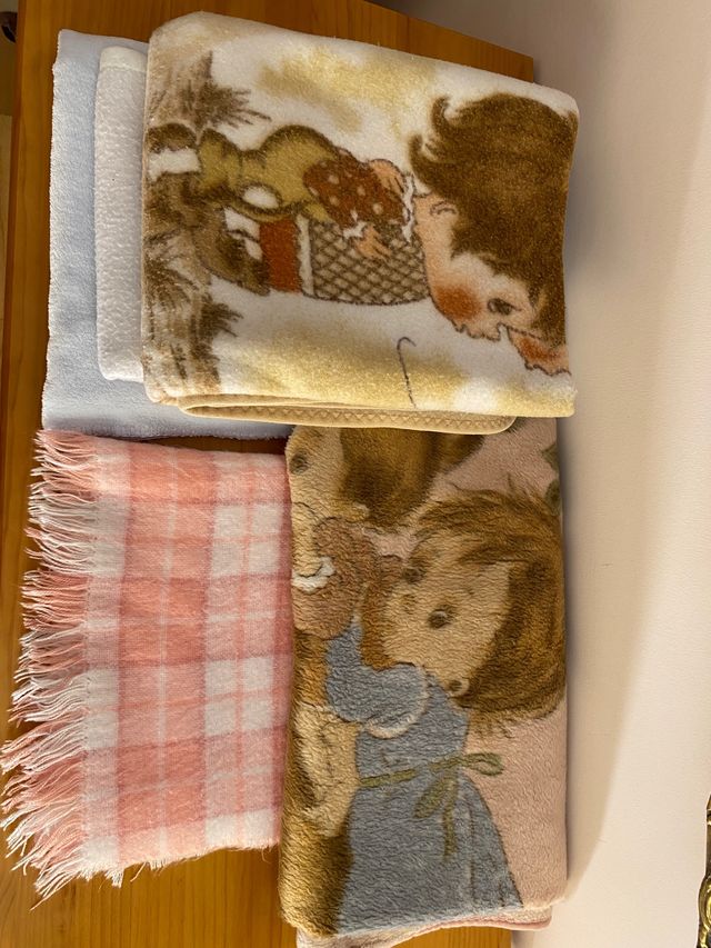 Lote de ropa bebe para camitas, cunas y varios