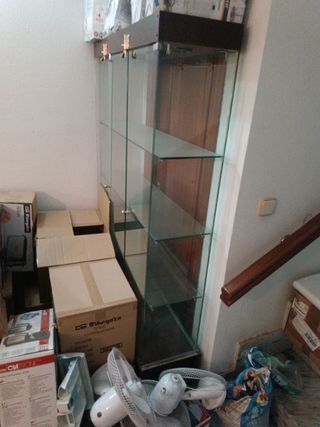 vitrina expositora cristal y madera