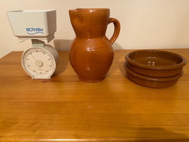 Báscula cocina biotherm+Jarra de ceramica+platitos