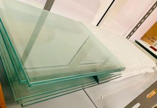 Baldas de cristal estanterías tienda comercio