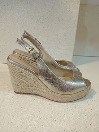 Sandalias umo doradas