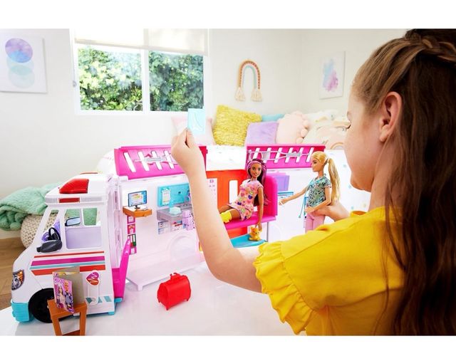 Barbie Clínica de cuidados Coche médico