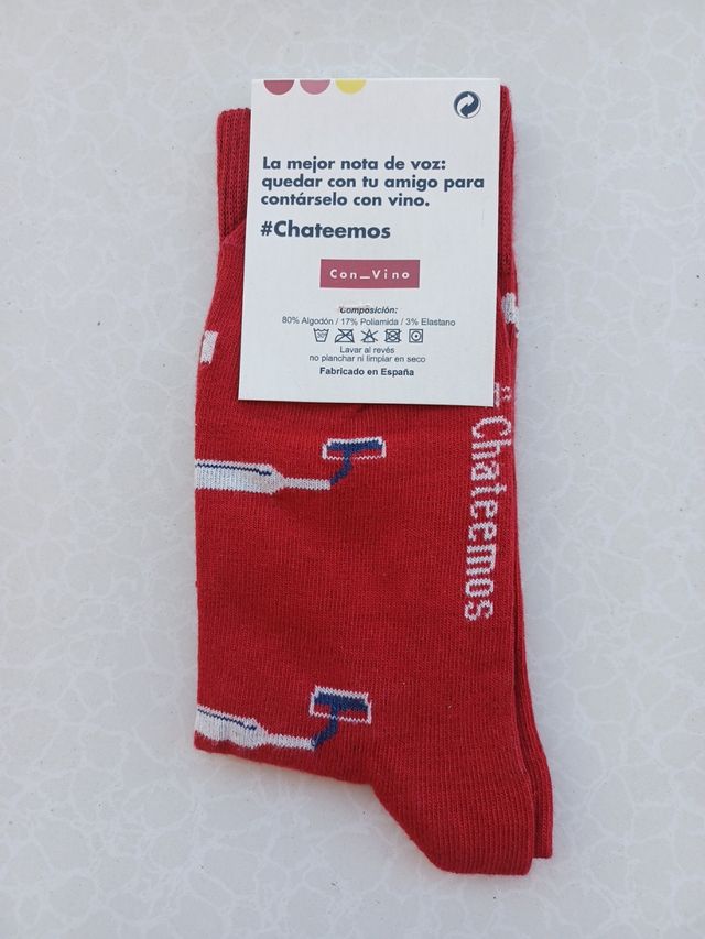 Calcetines detalles vino