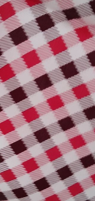 Sciarpa in seta pura. Aquascutum.