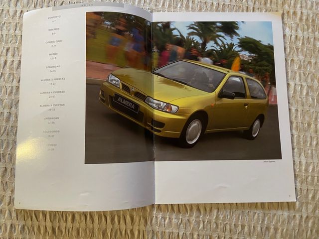 2 catálogos Nissan Almera