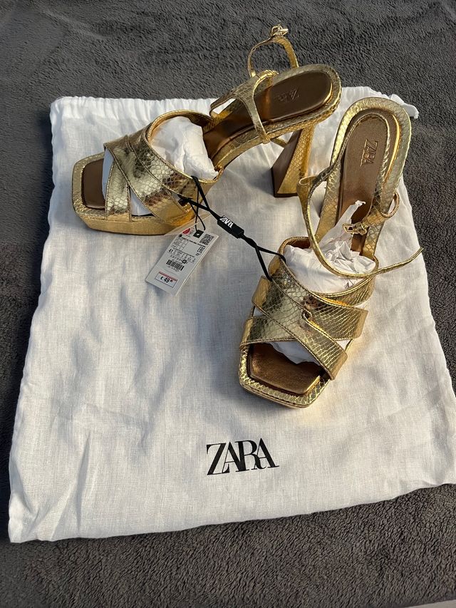 Sandalia plataforma metalizada