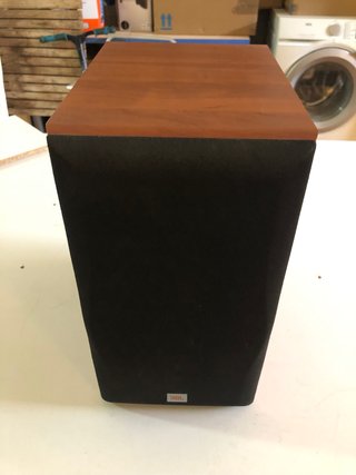 JBL E30
