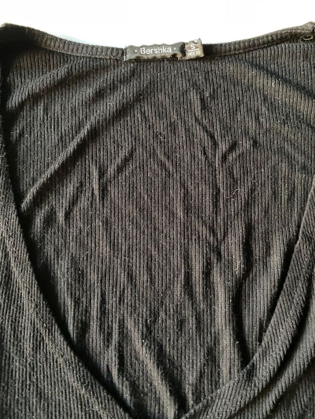 Camiseta negra Stradivarius negra talla S