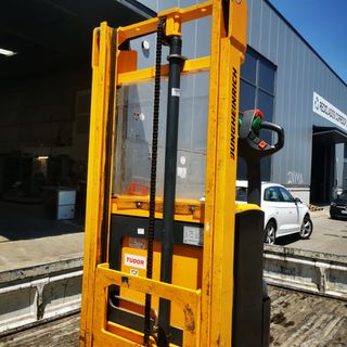 Apilador carretilla elevadora JUNGHEINRICH