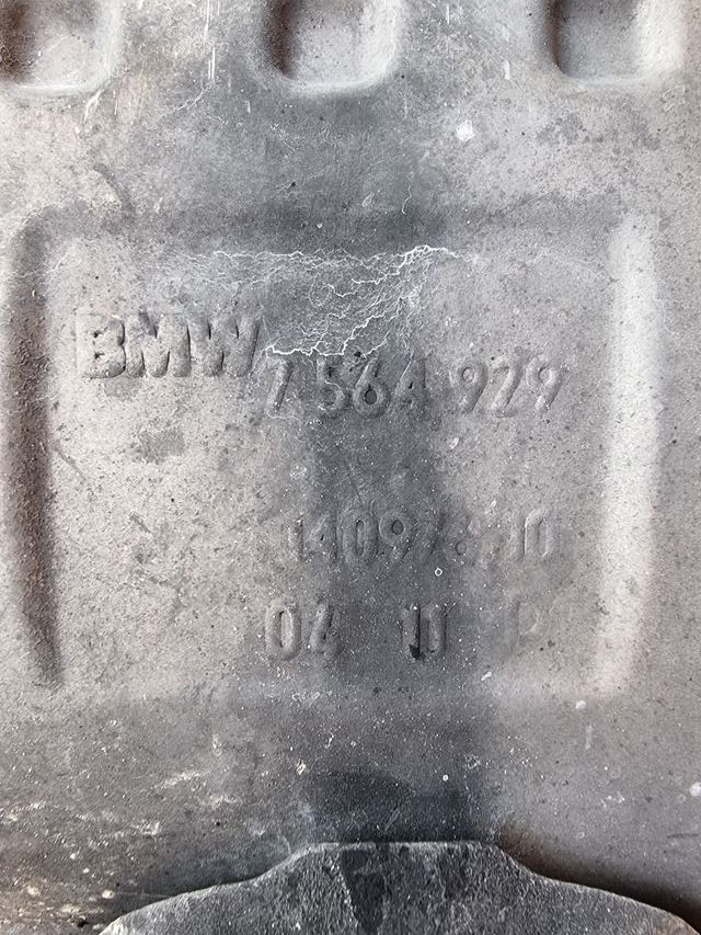 i3337604643.jpg