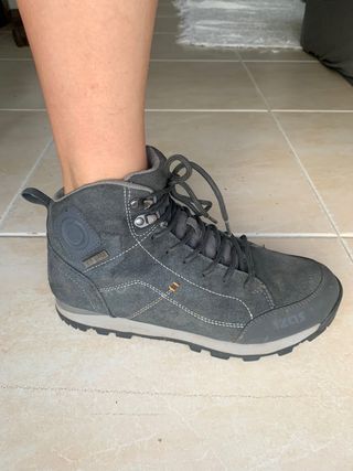 Botas de montaña, trekking, impermeable