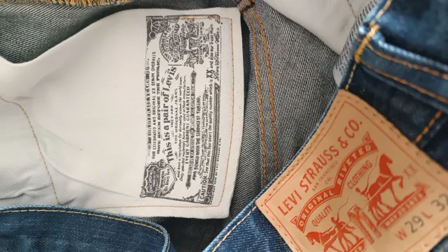 Pantalón levi's sin uso hombre/mujer 29W/32L