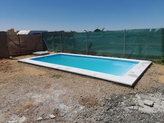 Piscina 6.70 x 3.00 poliéster fibra Casariche