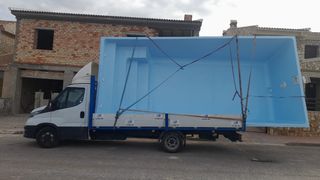 Piscina 6.70 x 3.00 poliéster fibra Casariche