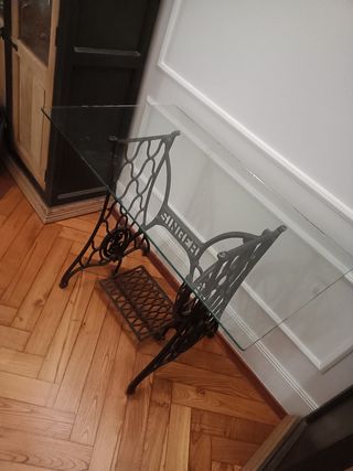 Mesa con patas Singer y silla Cesca años 60