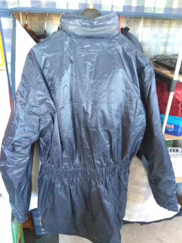 Chaqueta impermeable 