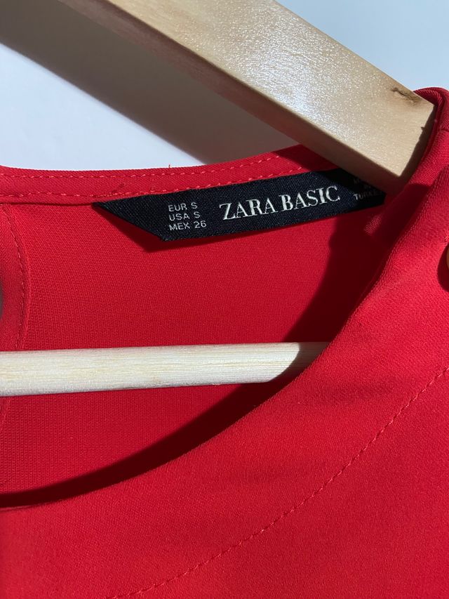 Blusa roja talla S Zara