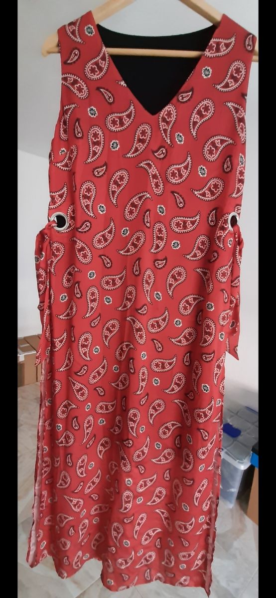 Vestido largo: Abierto en los laterales !!!