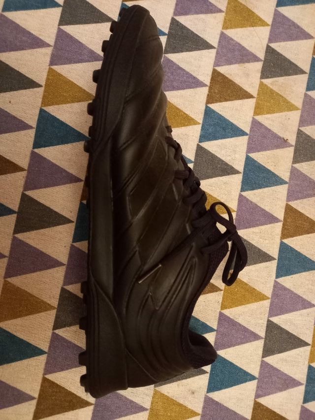 botas de fútbol, zapatillas de deporte