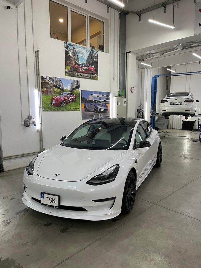 Servicio Tesla 677170261 whatsapp Piezas de Tesla