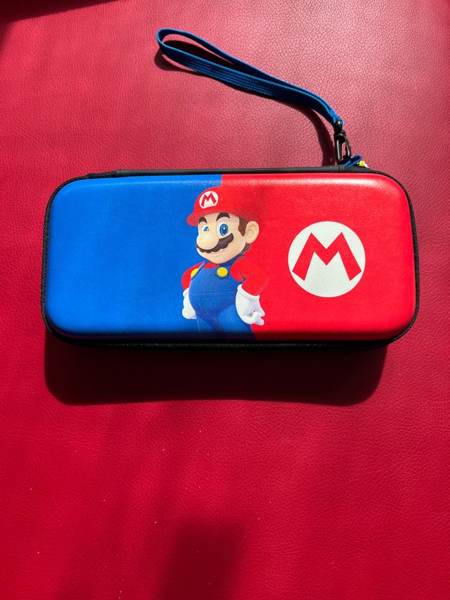 Funda de la Nintendo Switch de Mario.
