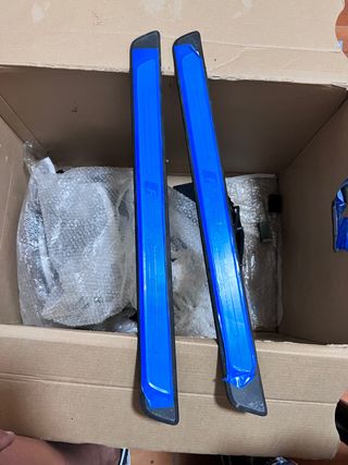 Umbrales montantes  iluminados puerta logo Rs3 8v 
