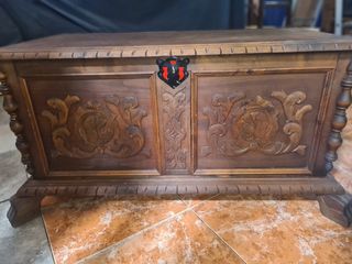 ARCA antigua. Baúl