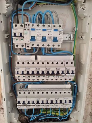 Hacemos electricidad en su casa y pintura