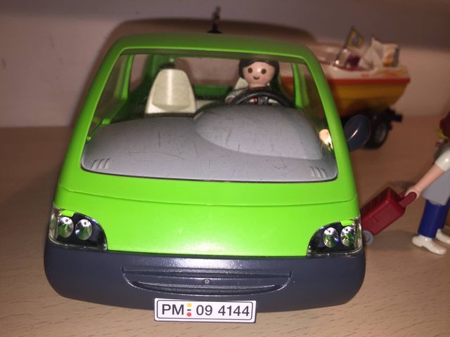 Playmobil furgoneta y barca
