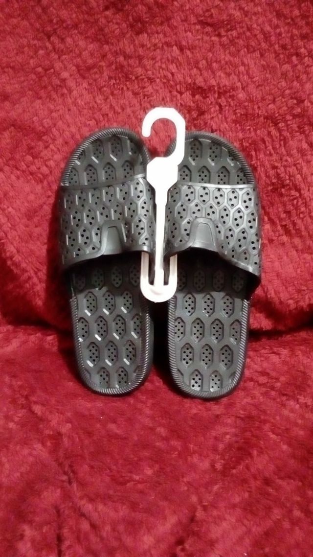Chanclas nuevas n.40/41 negro 