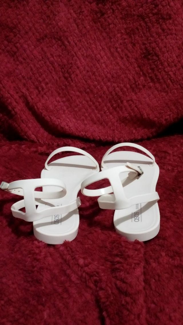 Sandalias nuevas n.40 Asos