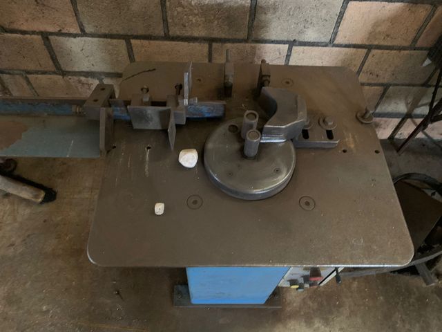 Dobladora de estribos ALBA DAE 16