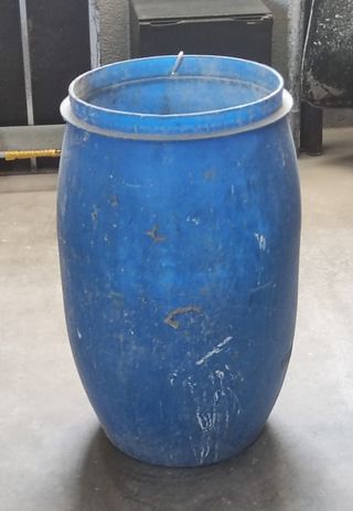 bidón 100 l ideal para colocar en andamios