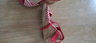 Sandalias rojas