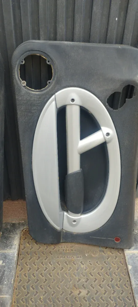 Mini 1 serie, asientos