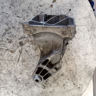 SOPORTE MOTOR IZ. MERCEDES CLASE E 220 CDI 2009