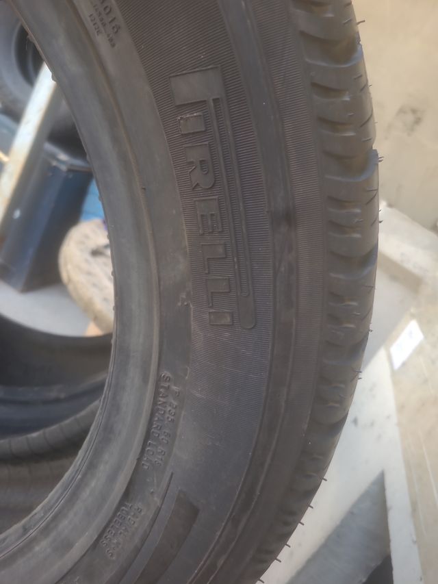 VENDO 2 NEUMÁTICOS EN PERFECTO  ESTADO