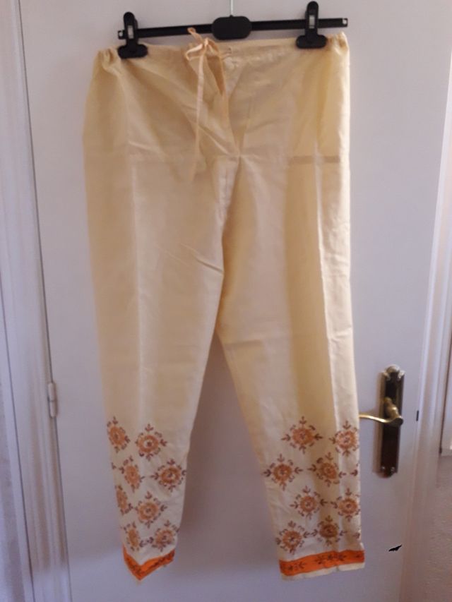 Buson y pantalón con con bordados