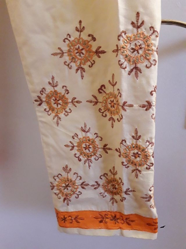 Buson y pantalón con con bordados