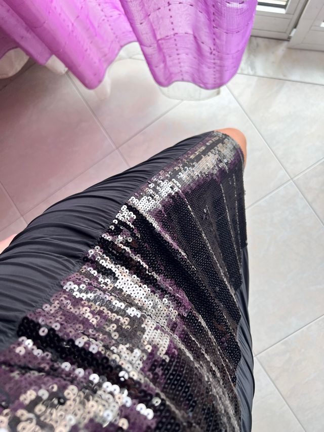 Abito drappeggiato con paillettes nero