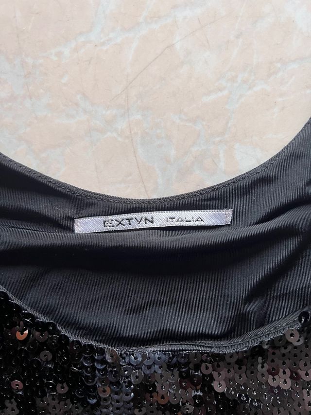 Abito drappeggiato con paillettes nero