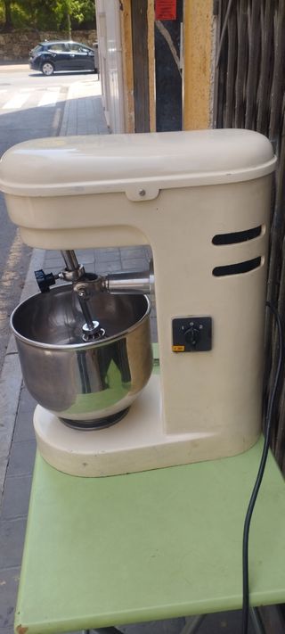 AMASADORA TRIFASICA HOSTELERIA O NEGOCIO