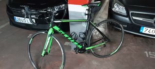 Vendo bicicleta de carretera marca Scott.