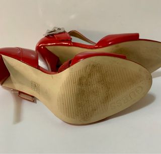 Sandalias de tacón, Guess 