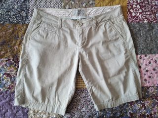 pantalón bermuda