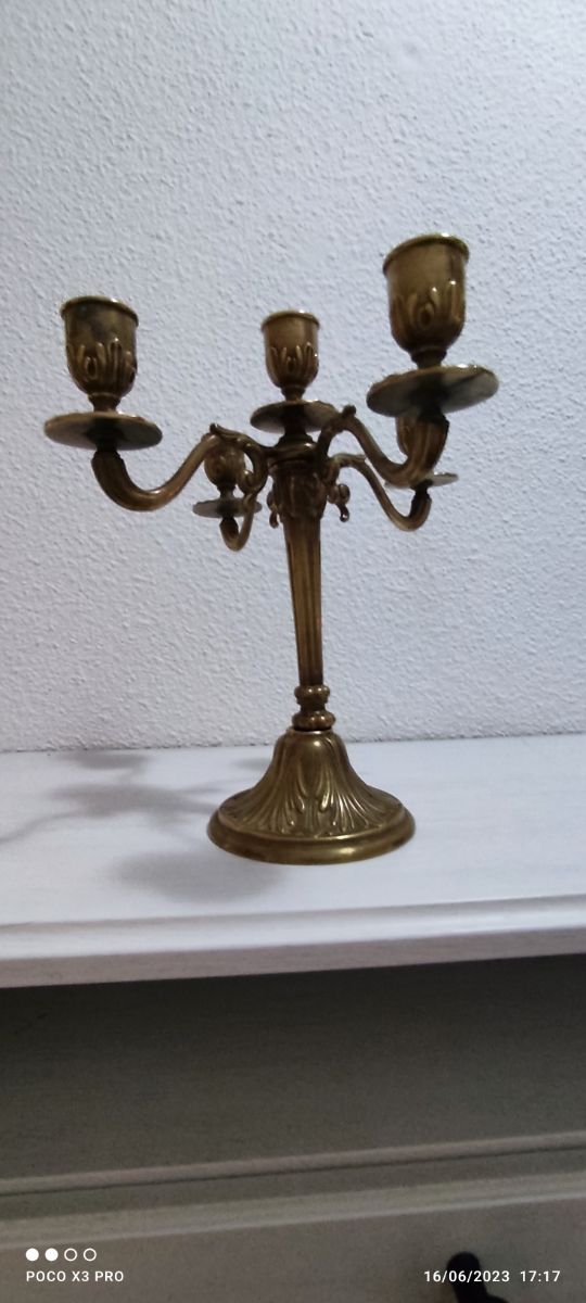 Candelabro de bronce