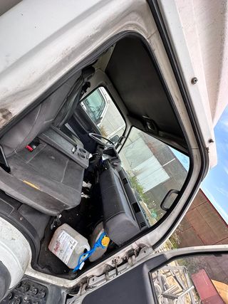 despiece nissan cabstar con caja frigorifica