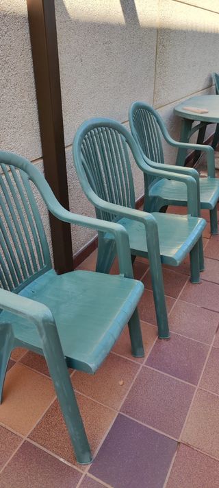 Sillón Resina Grosfillex 10 euros unidad