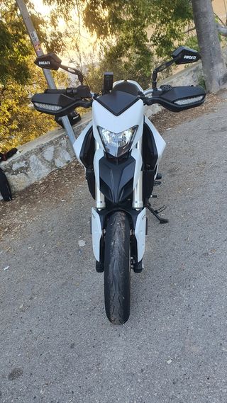 Ducati Hypermotard 939
