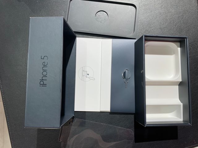 Caja Vacia Negra iPhone 5